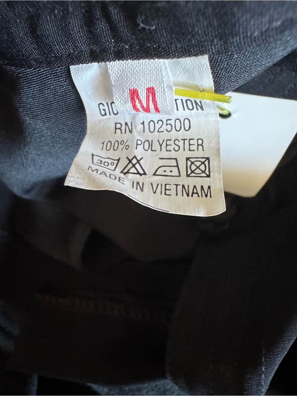 Vintage-Style Chinese Tang Suit
Jacket - Black with Gold Dragon Embroidery (M) - Picture 12 of 13